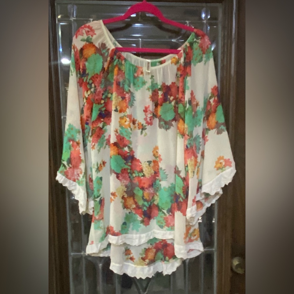 2Tee Couture Floral Sheer Blouse with Eyelet Trim – Size Small